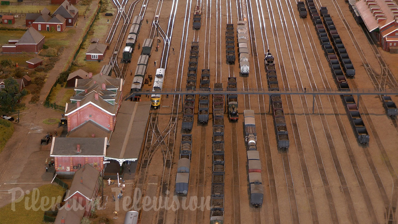 Vintage Model Railway Display of the 1920's and 1930's in HO Scale