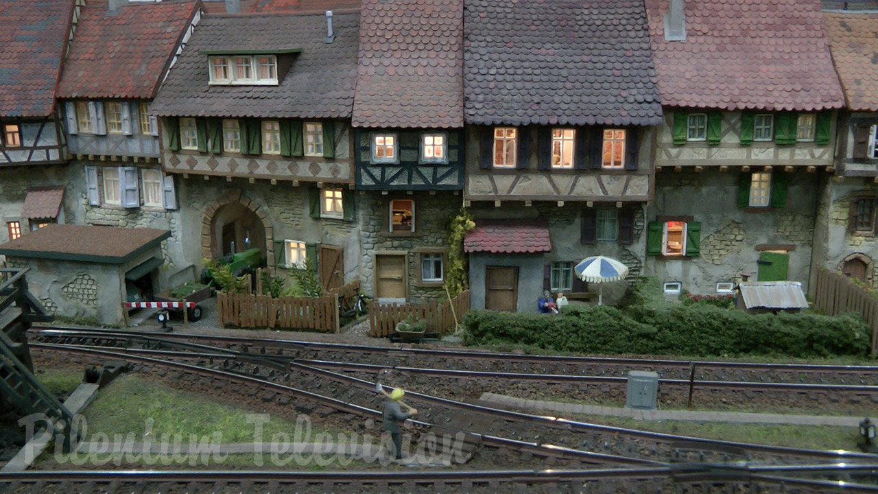 Model Trains Layout with Thousands of Funny Details in HO Scale