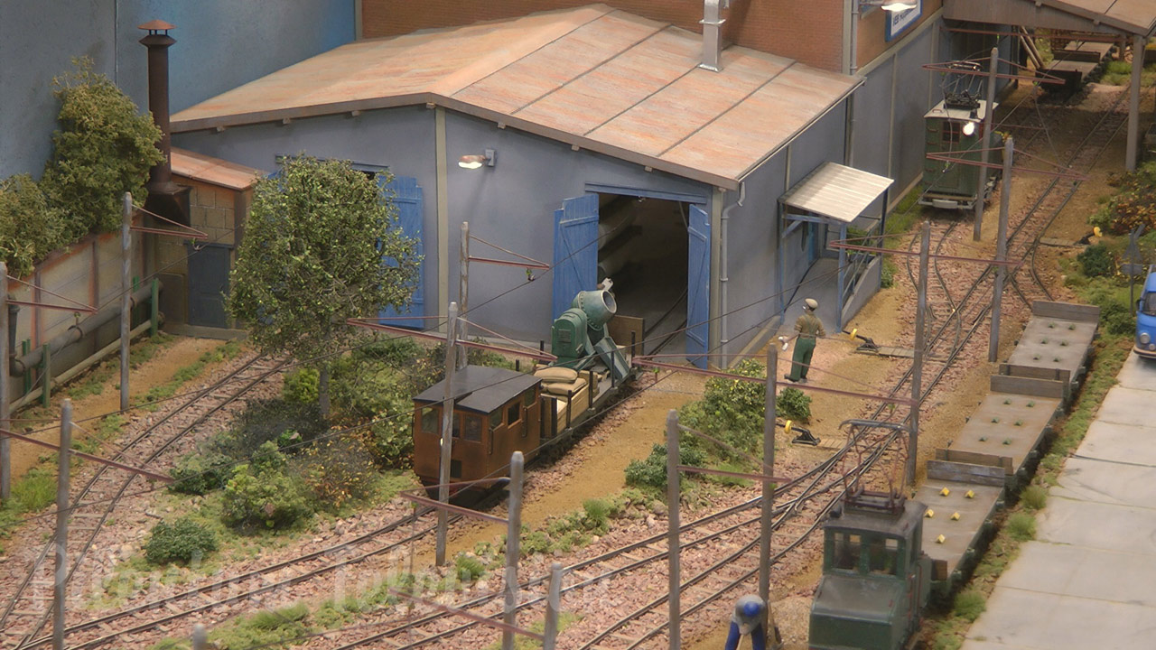 Industrial railroad of a former paper factory in East Germany - French model railroad diorama