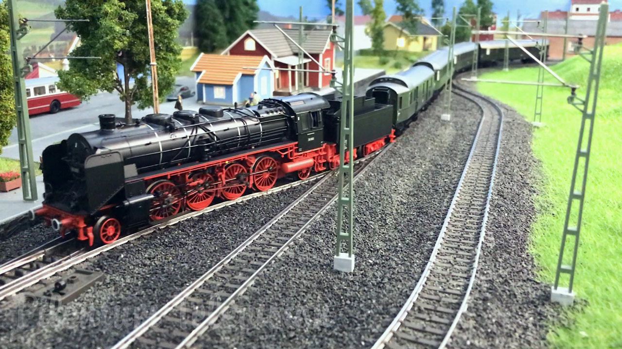 Model Railway Layout in Sweden with Steam Locomotives and RC Cars (Modelljärnväg Sverige)