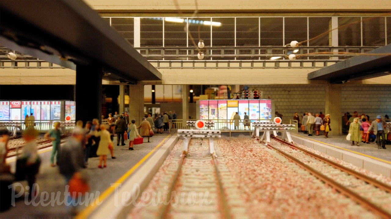 High Speed Train Frecciarossa - Cab Ride Layout Tour Miniatur Wunderland - Arrival at Rome Central Station in Italy