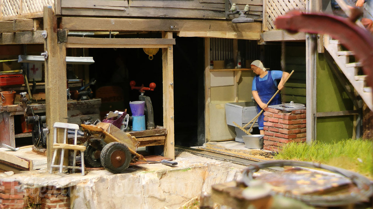 Brilliant Micro Model Railway Diorama from Australia made by Kim Marsh (1/32 Scale Model Train Layout)