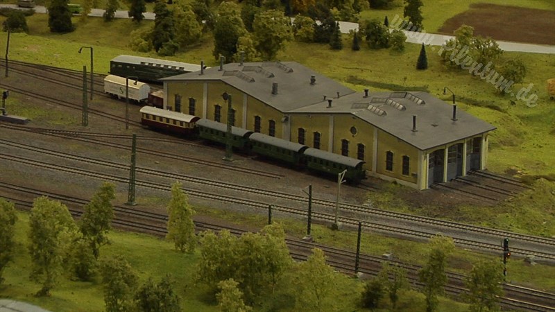 Model railway layout of 500 square meter in HO scale