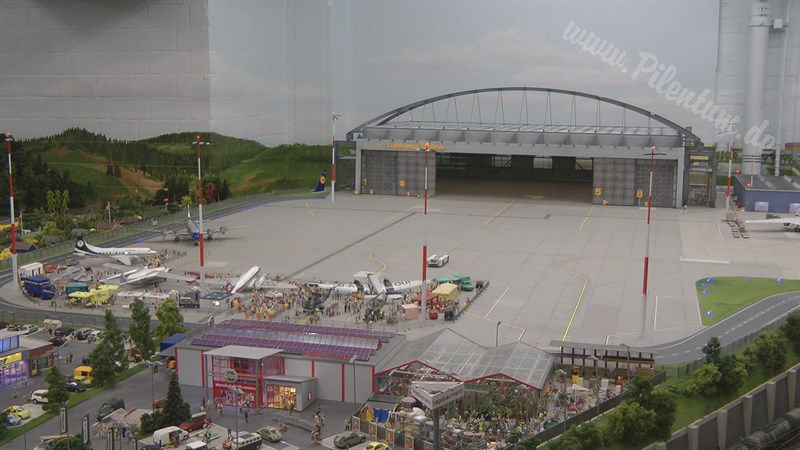 The World's Biggest Model Airport