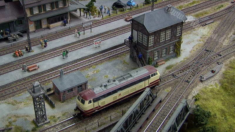 Model Railway Layout about the Rhinegold and TEE Trans Europe Express in HO Scale