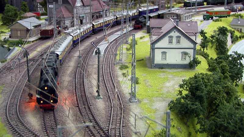 Model Railway Layout about the Rhinegold and TEE Trans Europe Express in HO Scale