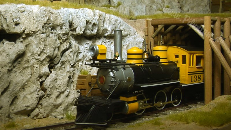 Narrow Gauge Modular Model Railway in O Scale with Steam locomotives of the Wild West