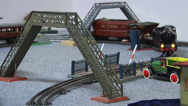Tinplate Trains in O Scale and Tin Plate Toys by Marklin