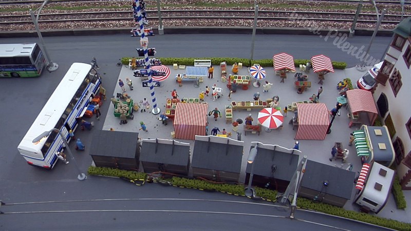 Very Large Modular Model Railroad Layout in HO Scale with Nudist Beach