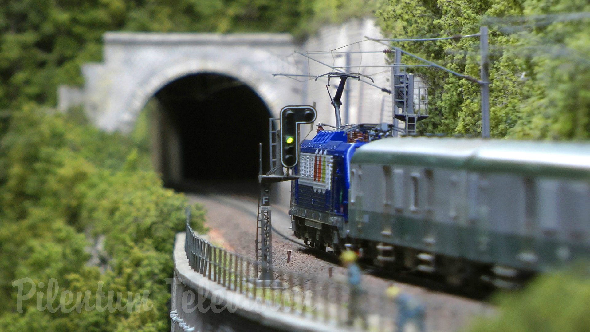 Nearly realistic model train layout from France