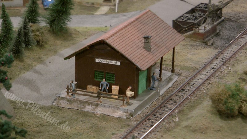 Modular Model Train Layout by Marklin