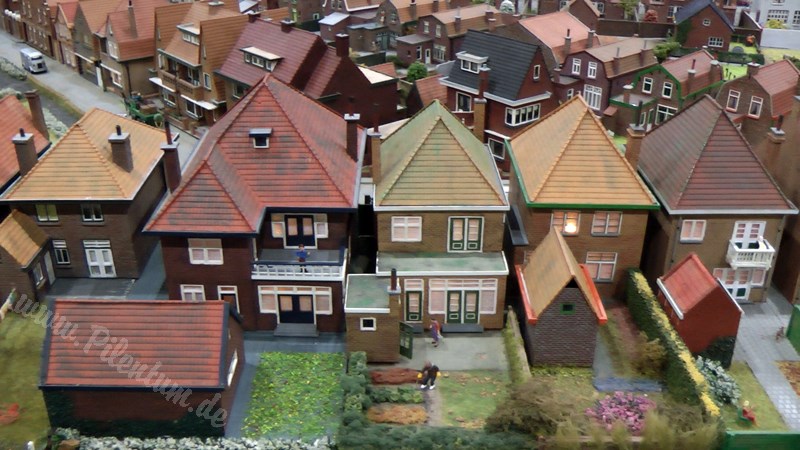 Beautiful Model Train Layout in HO Scale from the Netherlands