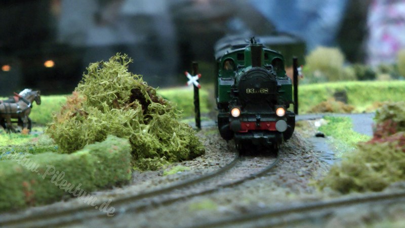 Beautiful Model Train Layout in HO Scale from the Netherlands