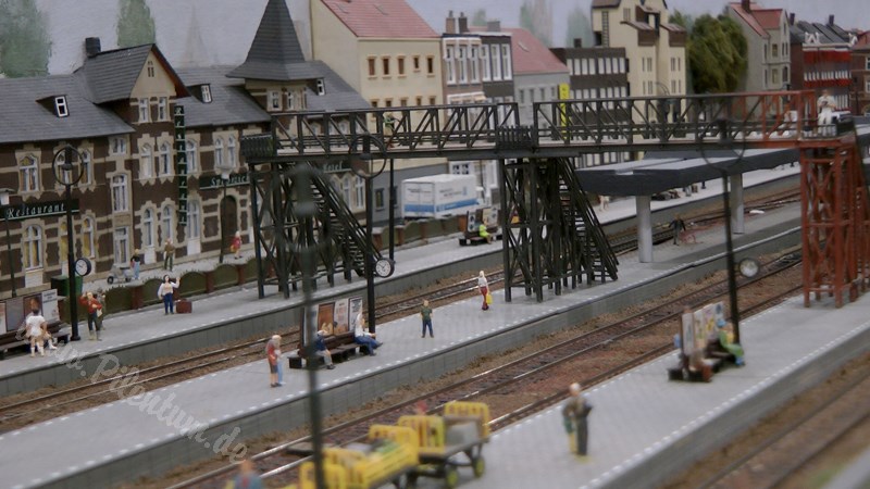 Modular Model Railroad Layout in HO scale made by Dutch Model Railroaders