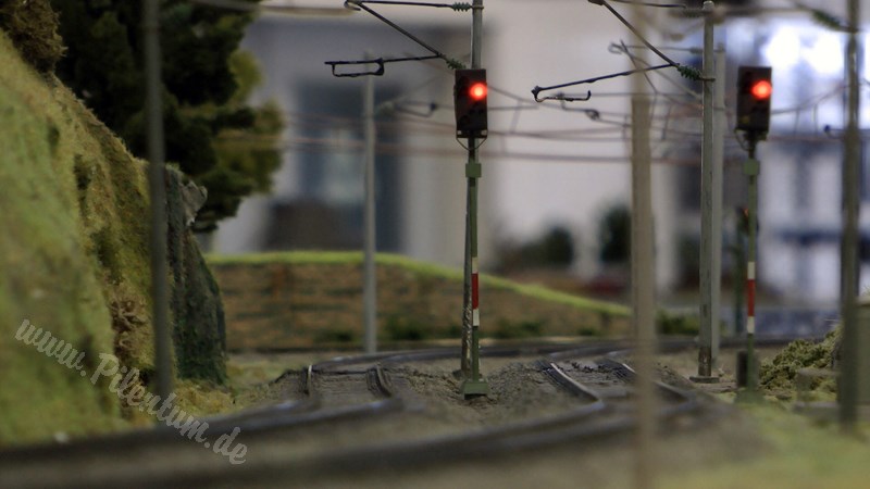 Fantastic HO Layout from a Model Train Club