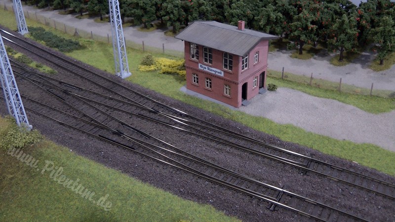 Fantastic HO Layout from a Model Train Club