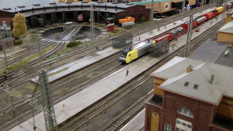 Fantastic HO Layout from a Model Train Club