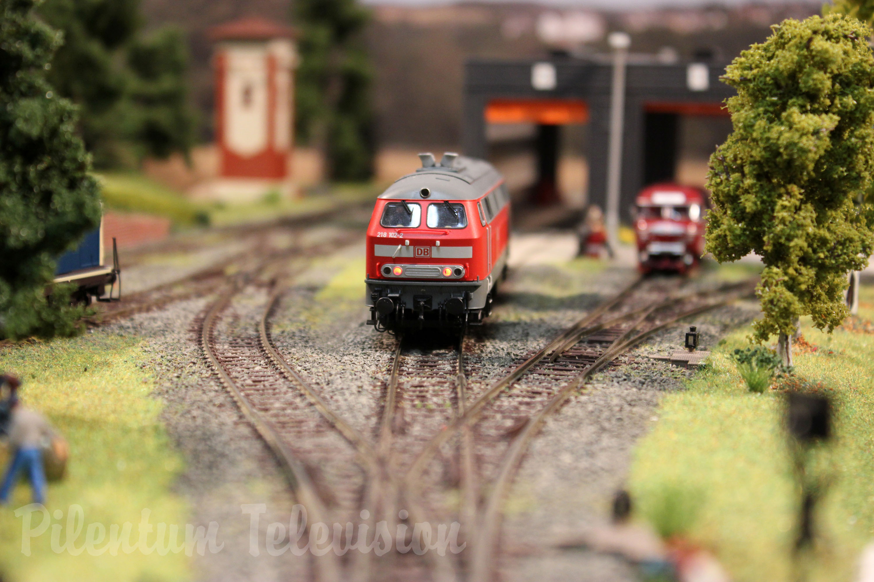 Absolutely Amazing Model Railroad Layout in HO Scale