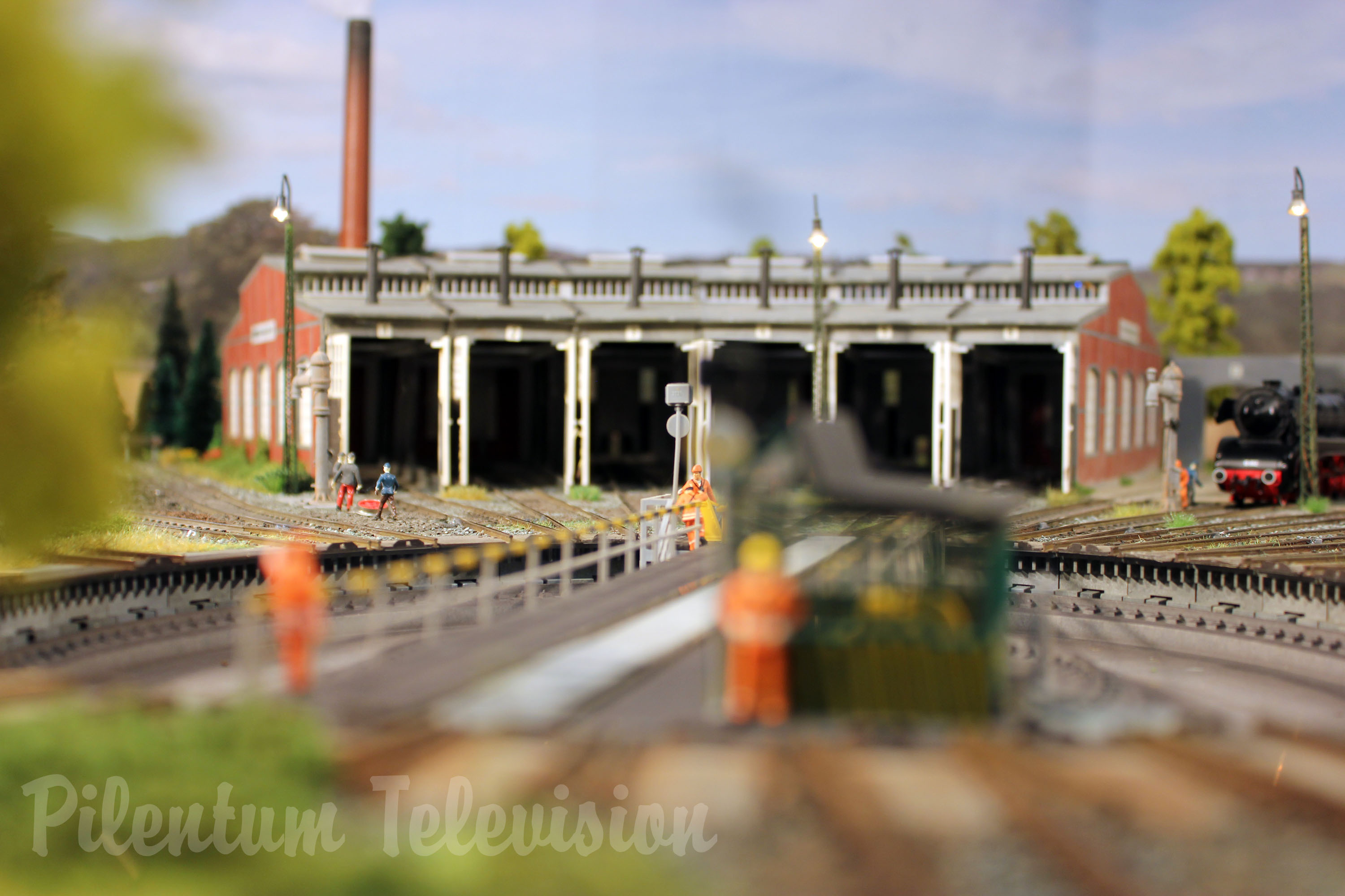 Absolutely Amazing Model Railroad Layout in HO Scale