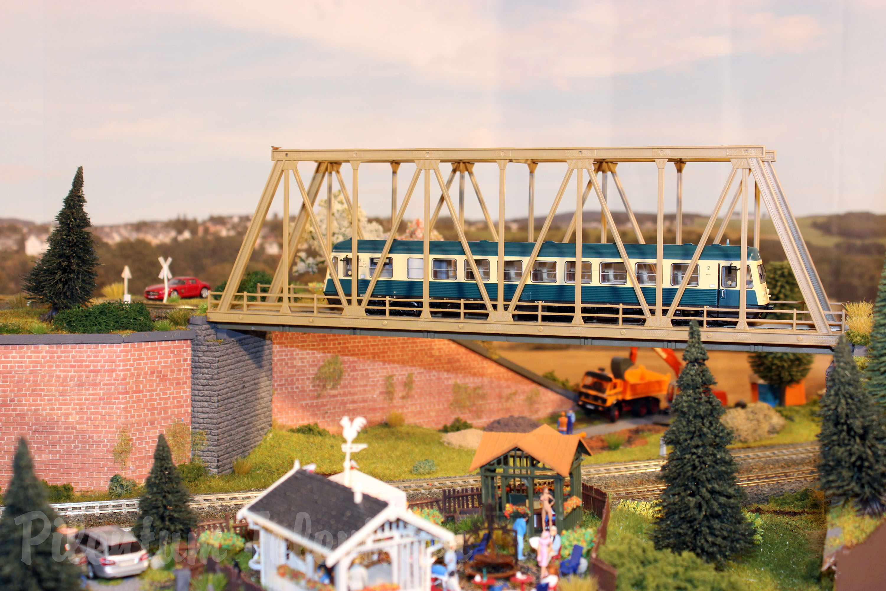 Absolutely Amazing Model Railroad Layout in HO Scale