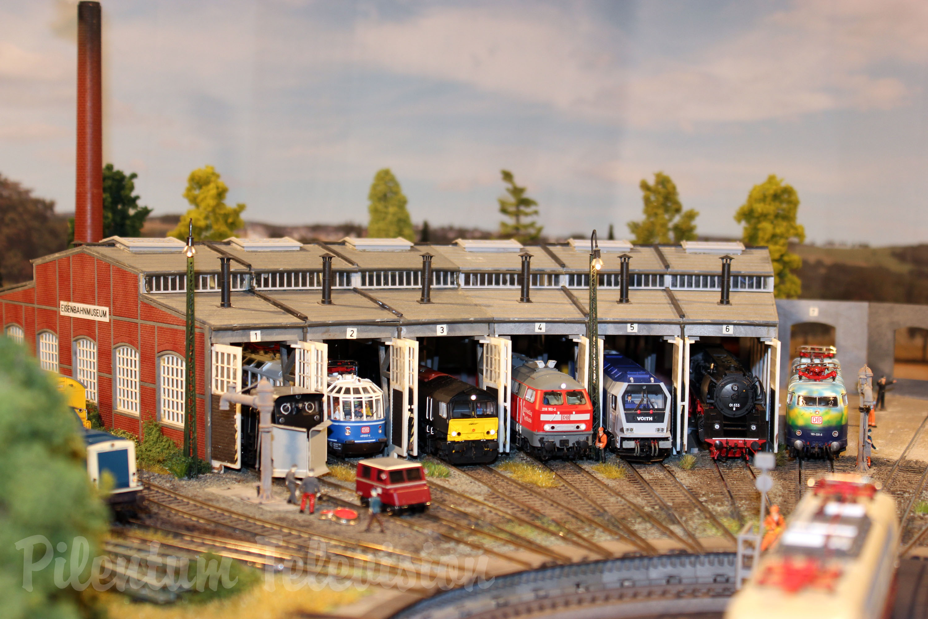 Absolutely Amazing Model Railroad Layout in HO Scale