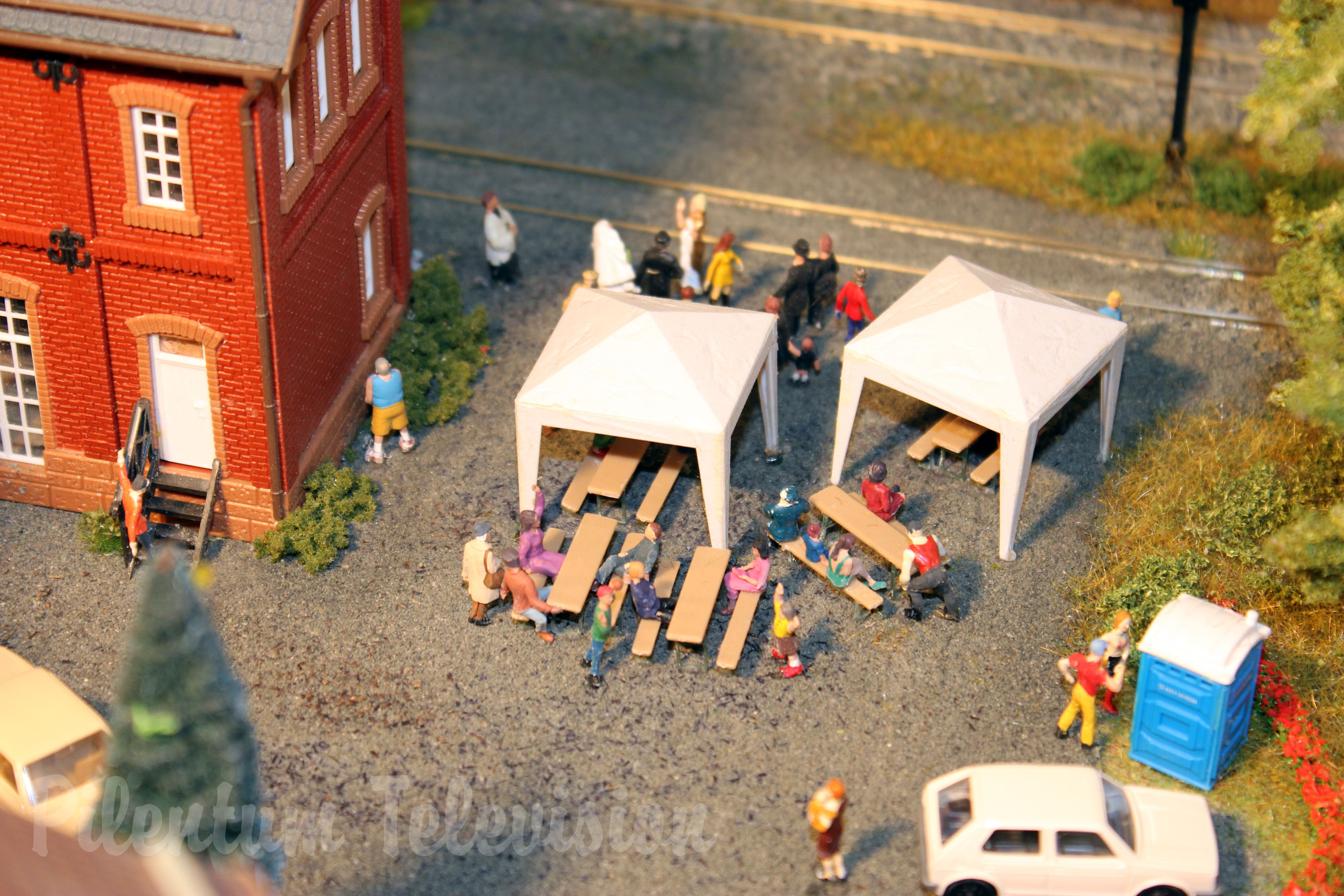 Absolutely Amazing Model Railroad Layout in HO Scale