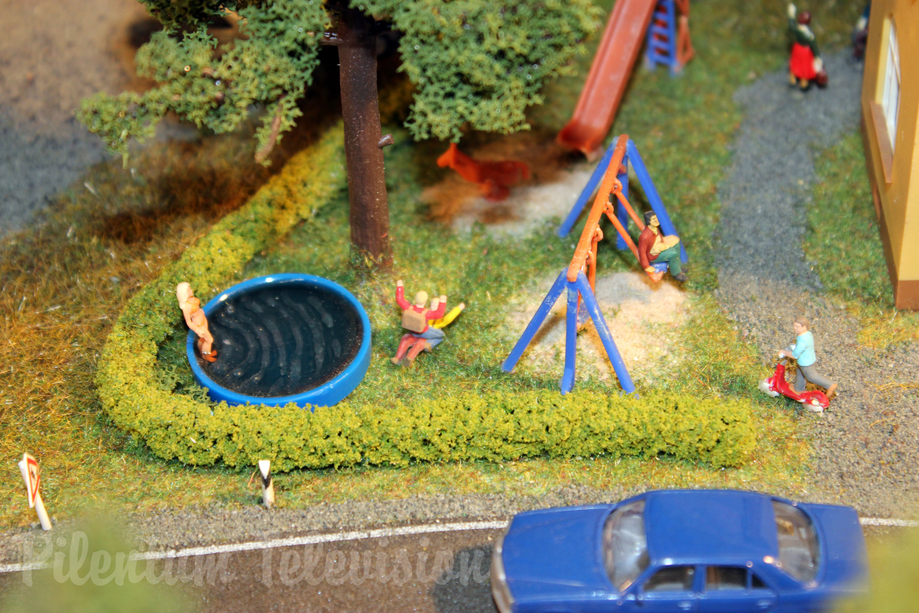 Absolutely Amazing Model Railroad Layout in HO Scale