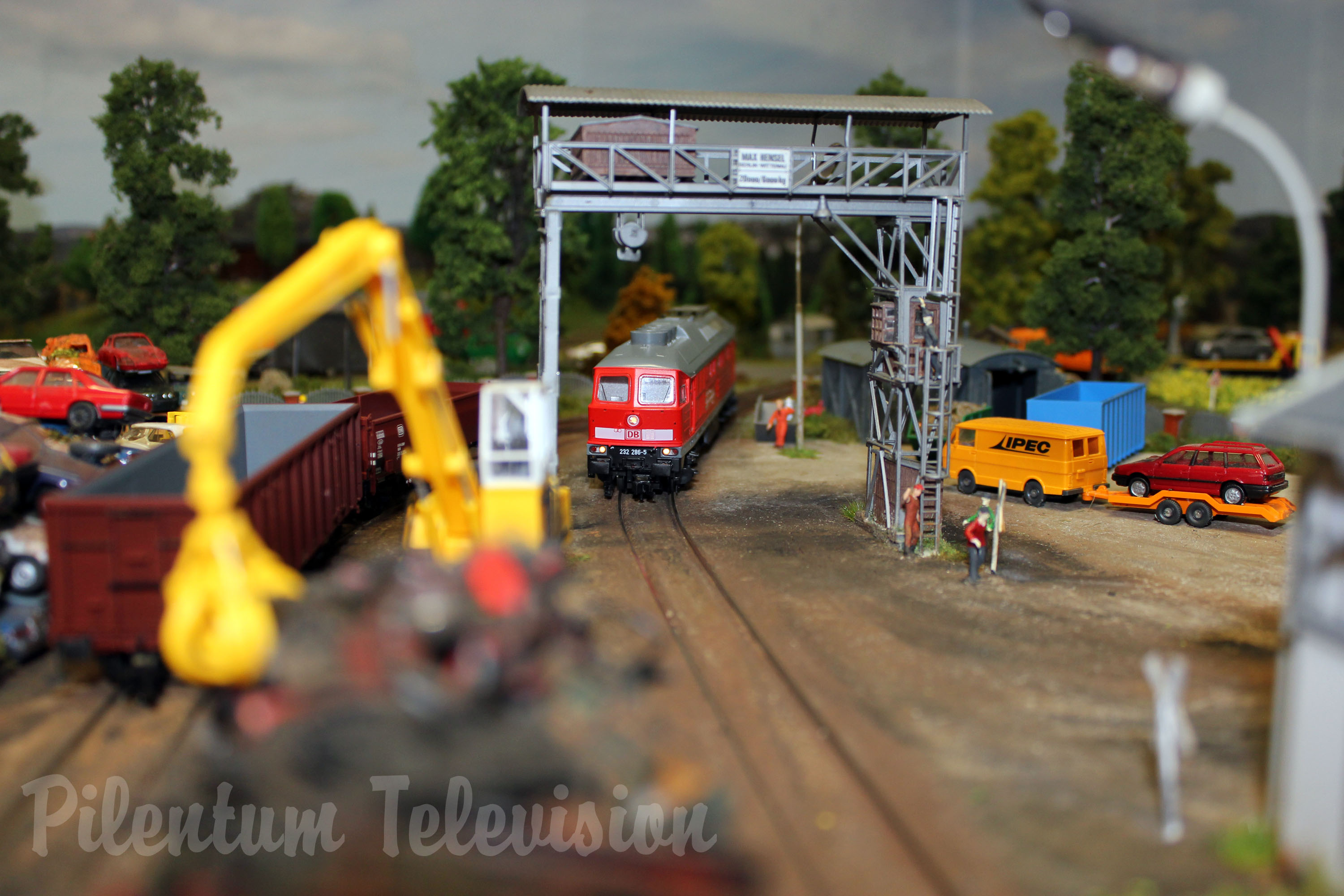 Absolutely Amazing Model Railroad Layout in HO Scale