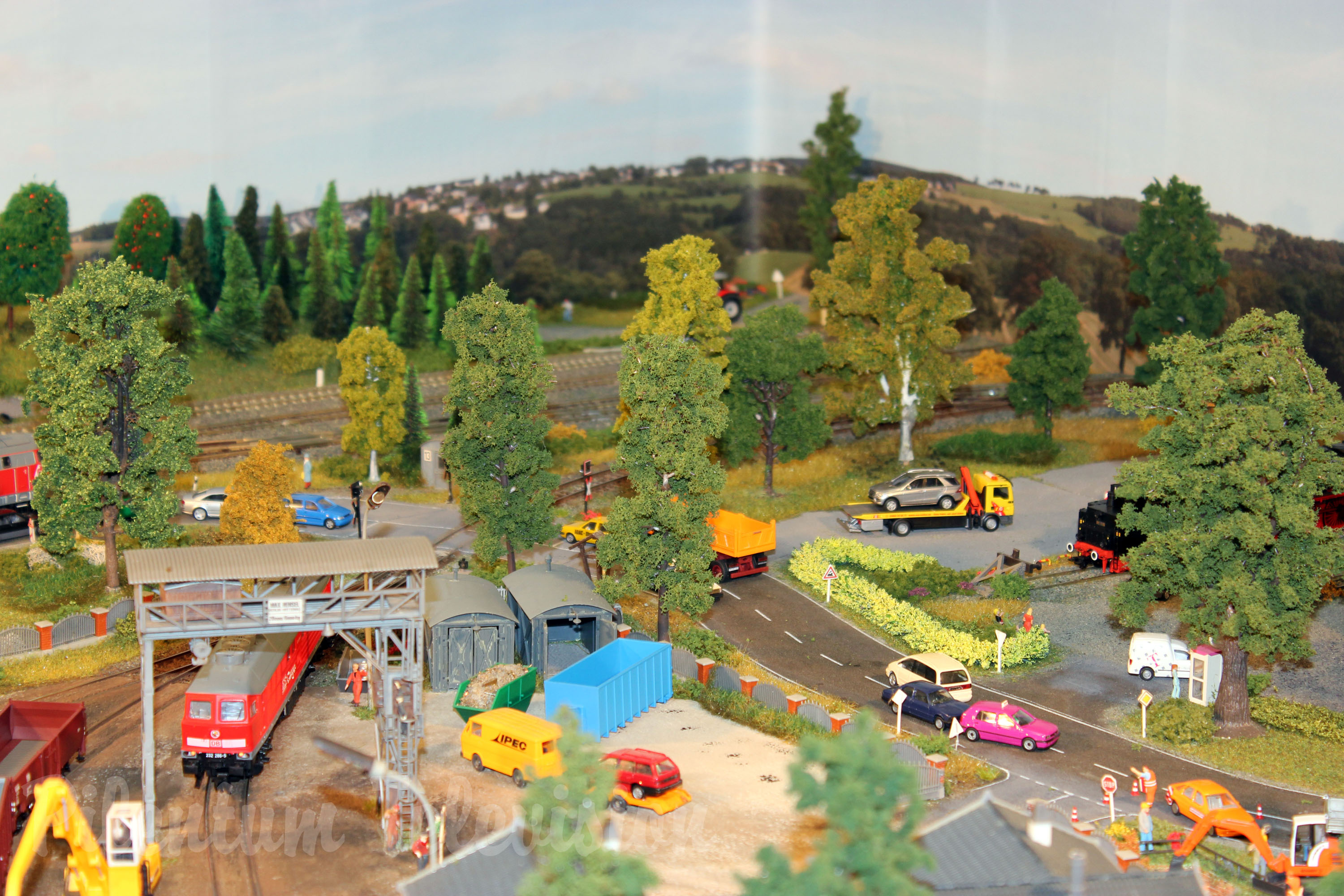 Absolutely Amazing Model Railroad Layout in HO Scale