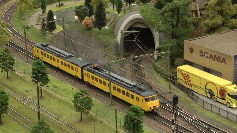 Model Railway Exhibition HO Scale Dutch Trains