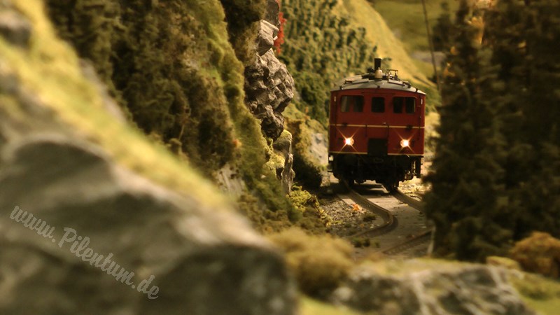 Model Railway Paradise in 1/32 Scale