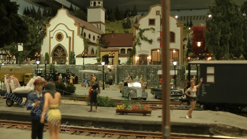 Model Railway Paradise in 1/32 Scale