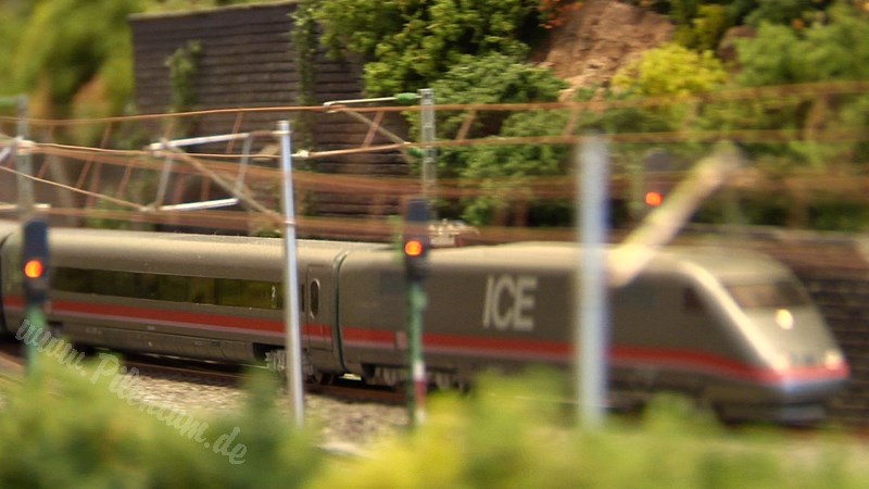 N Scale German ICE High Speed Train