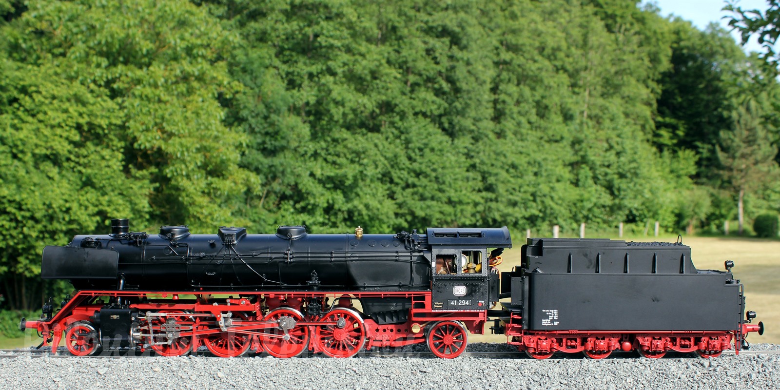 Accucraft Southern Pacific Live Steam and DB Class 41 Steam Locomotive