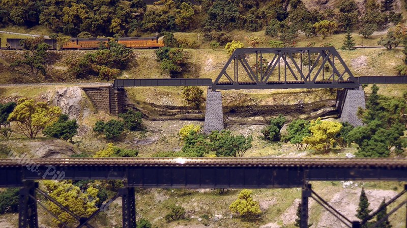 Wonderful US model railroad layout in HO scale