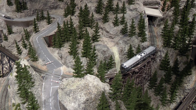 Wonderful US model railroad layout in HO scale