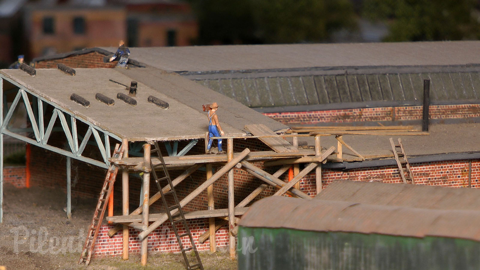 Vintage Model Railway Display of the 1920's and 1930's in HO Scale