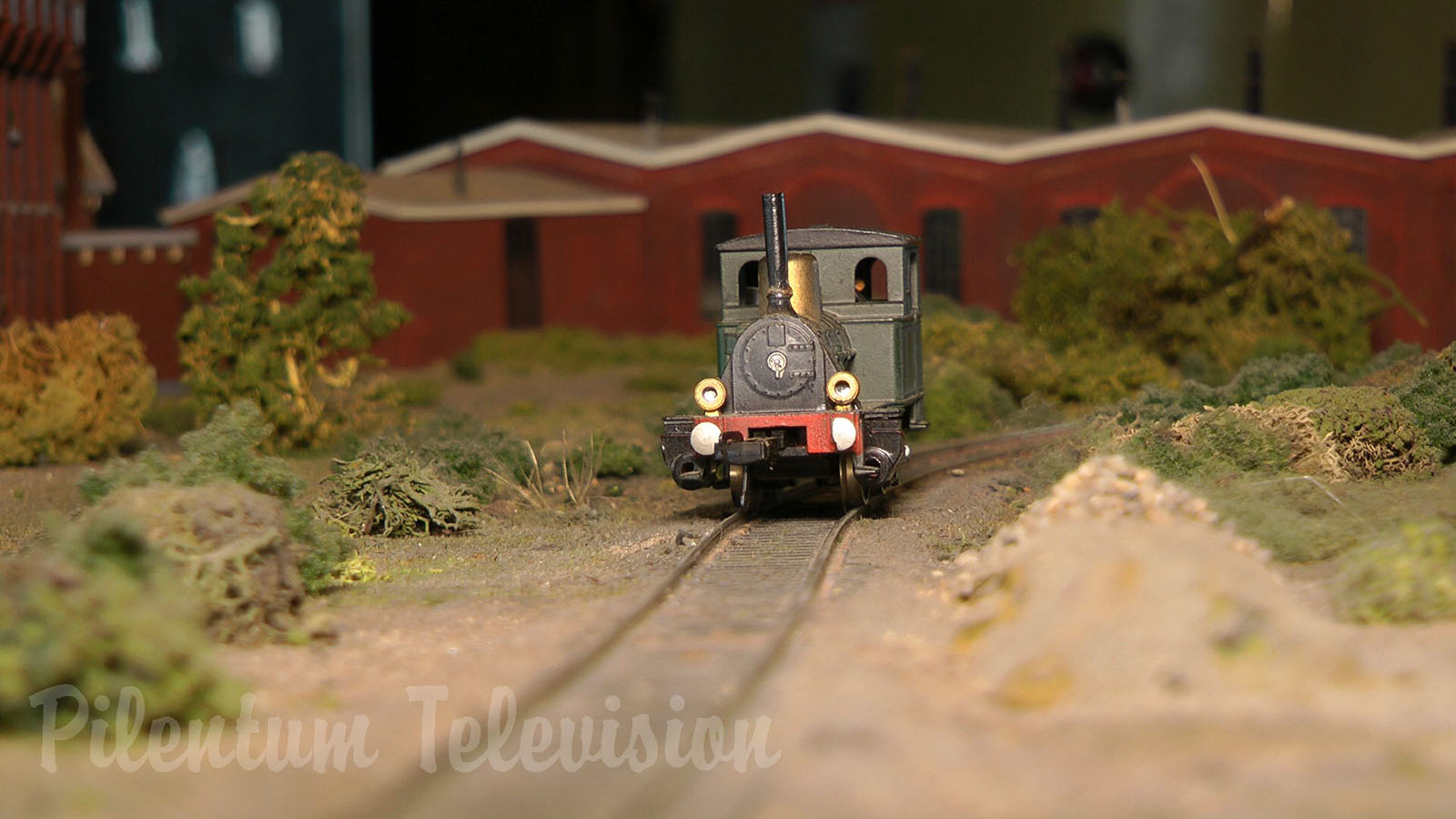 Vintage Model Railway Display of the 1920's and 1930's in HO Scale