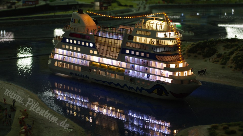 Very Large Model Railroad Exhibit in Northern Germany in HO scale