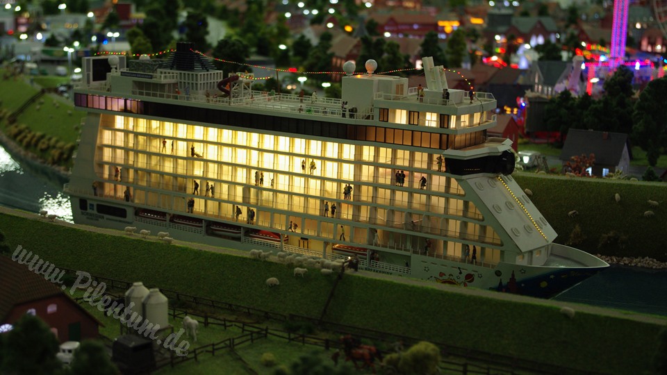 Very Large Model Railroad Exhibit in Northern Germany in HO scale