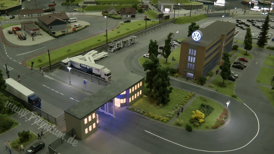 Very Large Model Railroad Exhibit in Northern Germany in HO scale