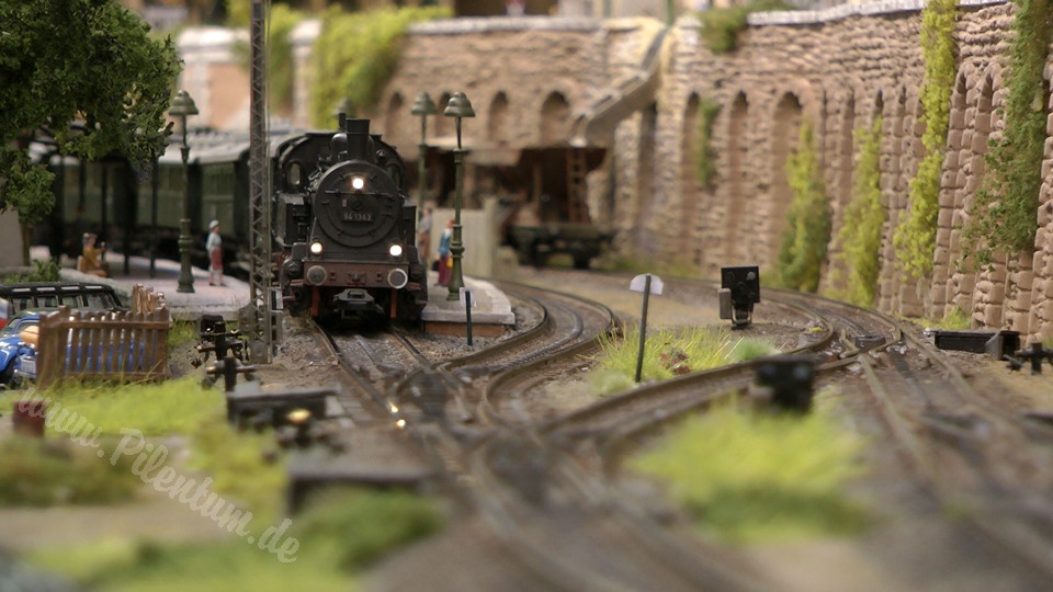 Beautiful Dutch Model Train Layout in HO Gauge with Field Railway