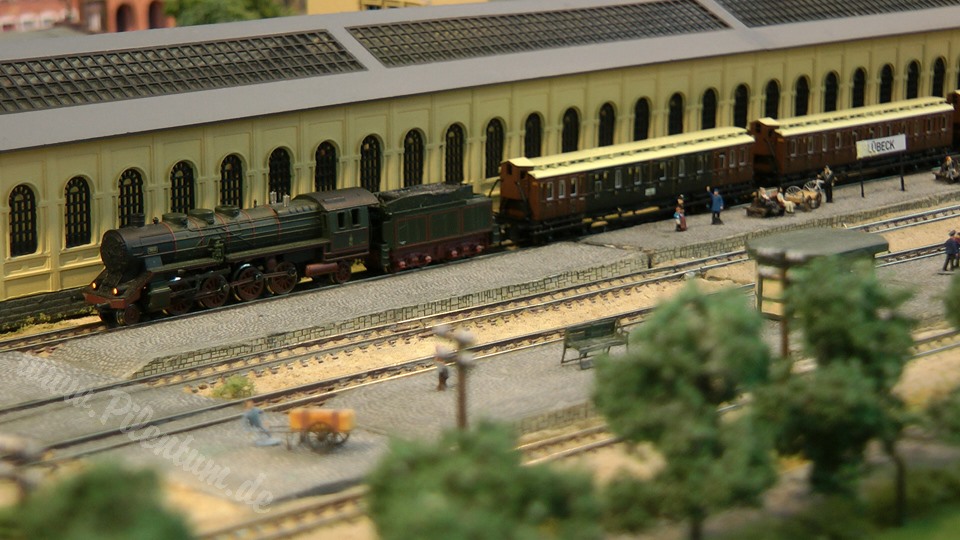 Z Scale Amazing Model Railway with Micro Trains