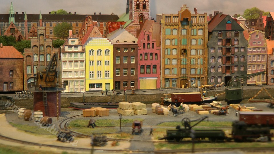 Z Scale Amazing Model Railway with Micro Trains