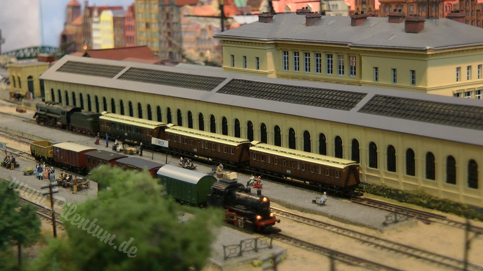 Z Scale Amazing Model Railway with Micro Trains