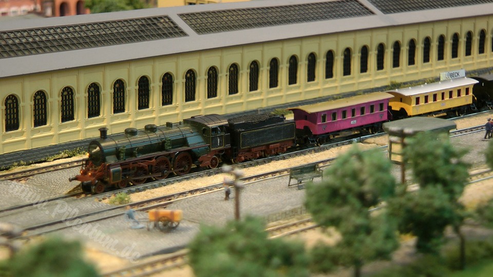 Z Scale Amazing Model Railway with Micro Trains