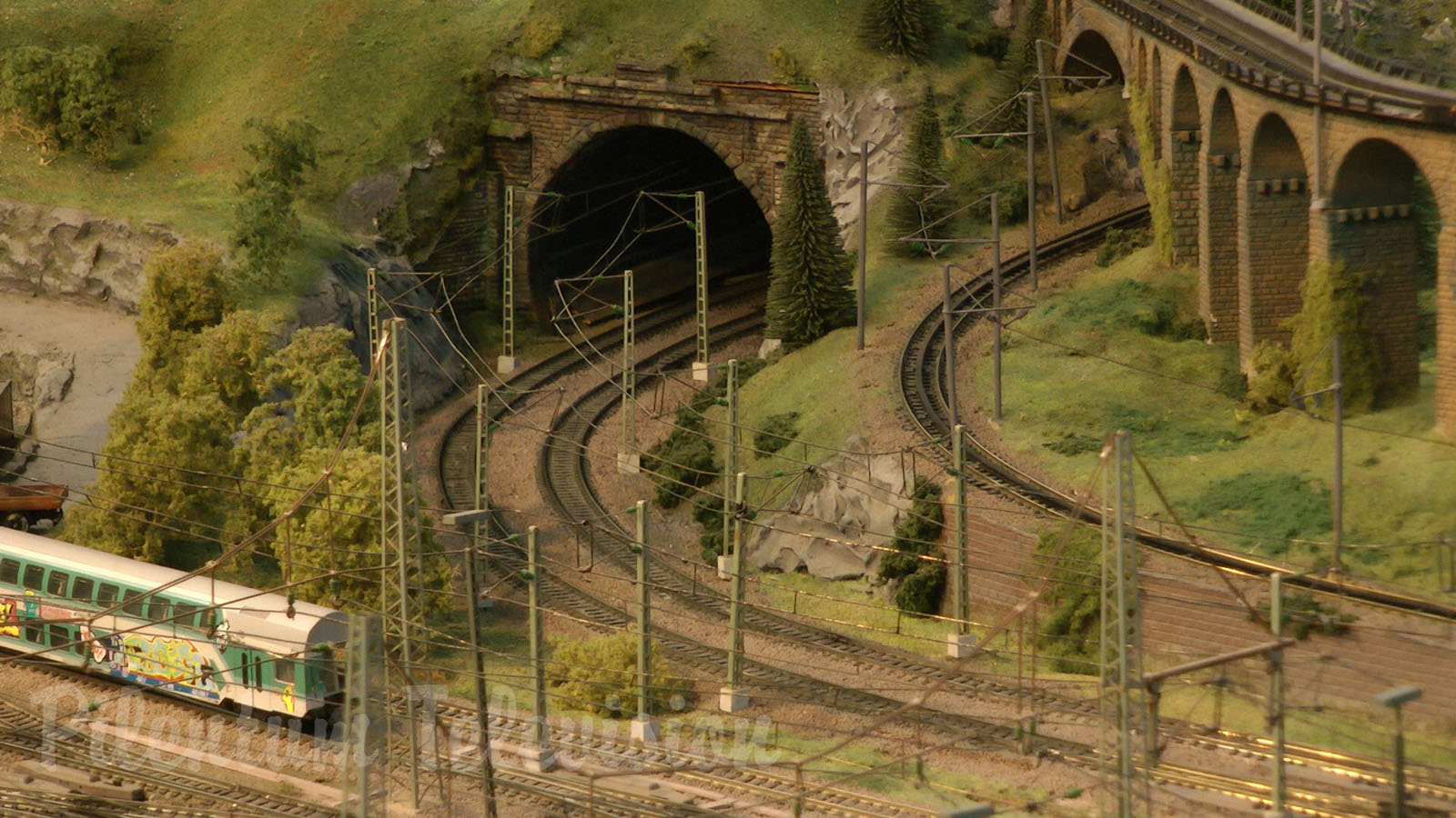 Model Railroad Layout by Modelspoor Group Nienoord with Miniature Cars and more than 100 Trains in HO Scale