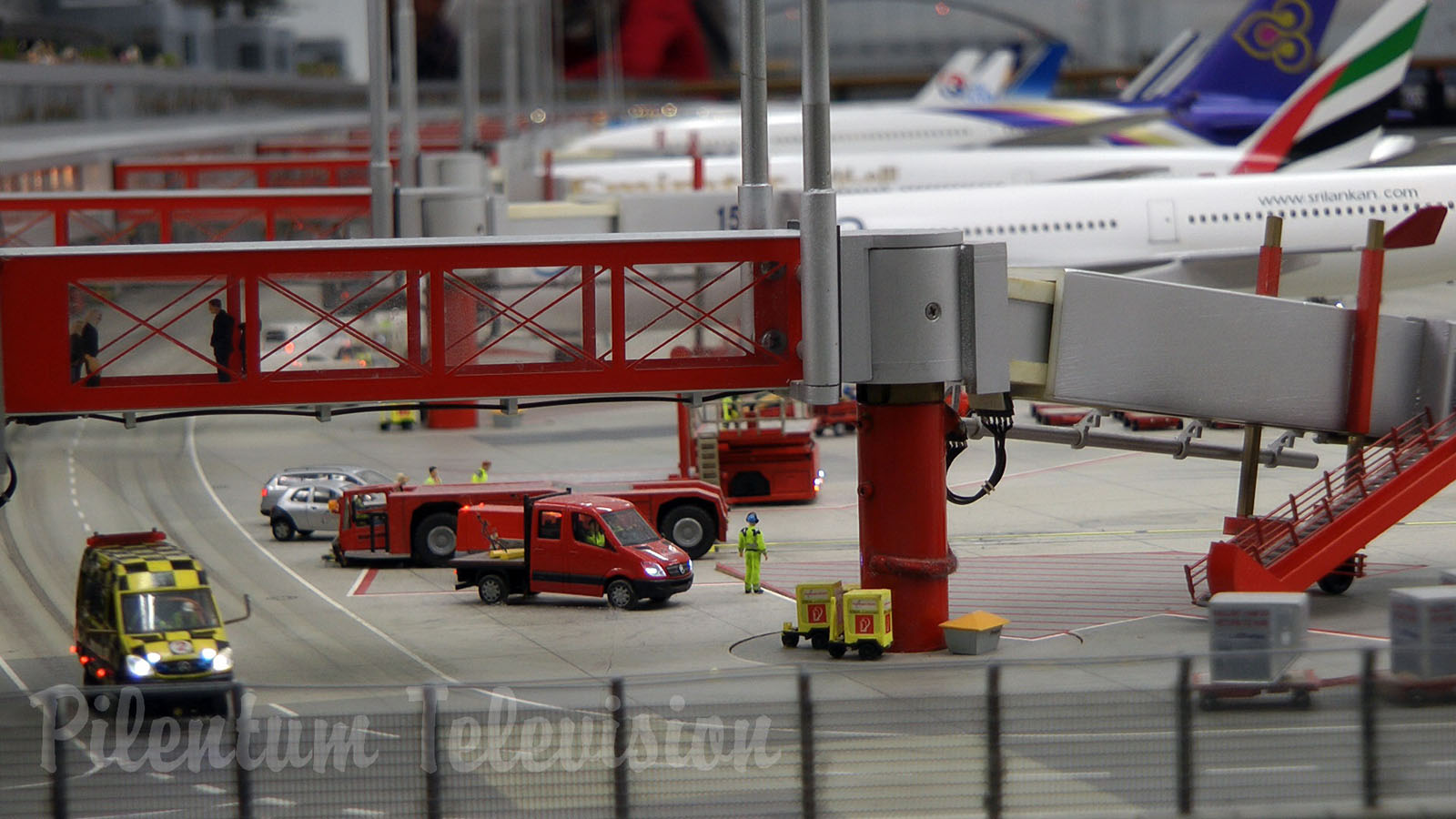 Biggest model airport of the world at day and at night in 1/87 HO scale