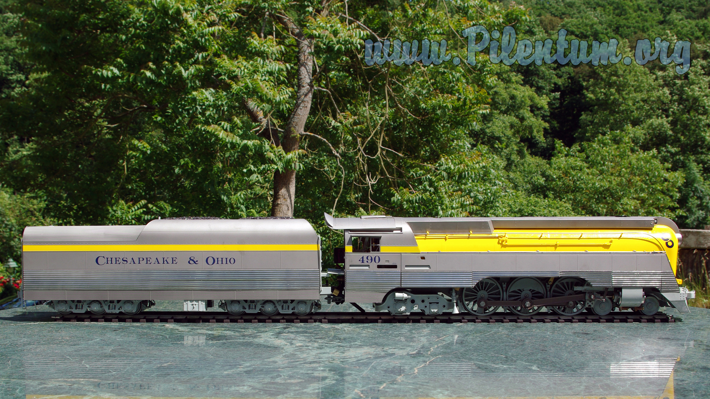 Chesapeake & Ohio Hudson Locomotive No. 490 in 1:32 Scale Live Steam