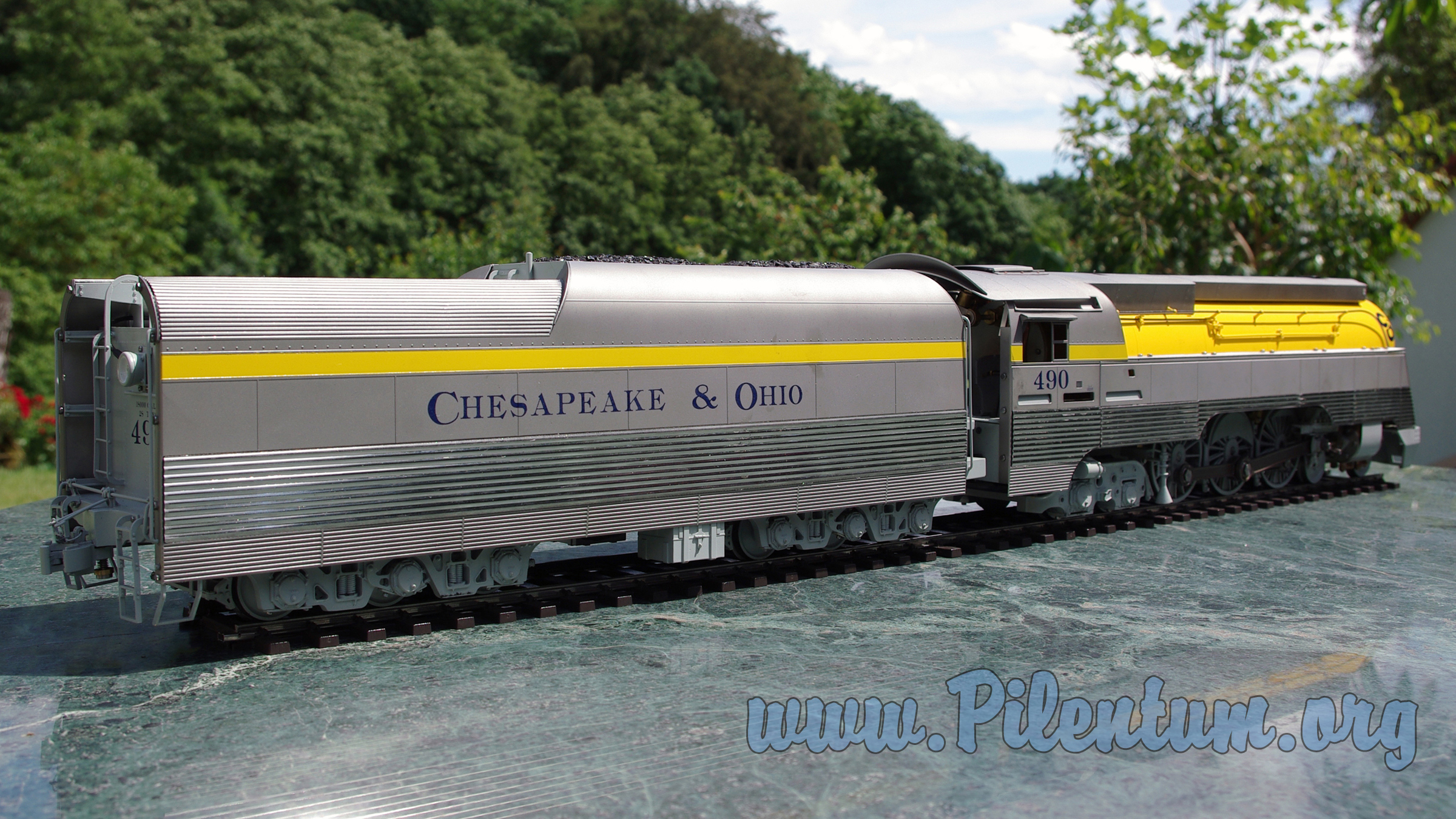 Chesapeake & Ohio Hudson Locomotive No. 490 in 1:32 Scale Live Steam